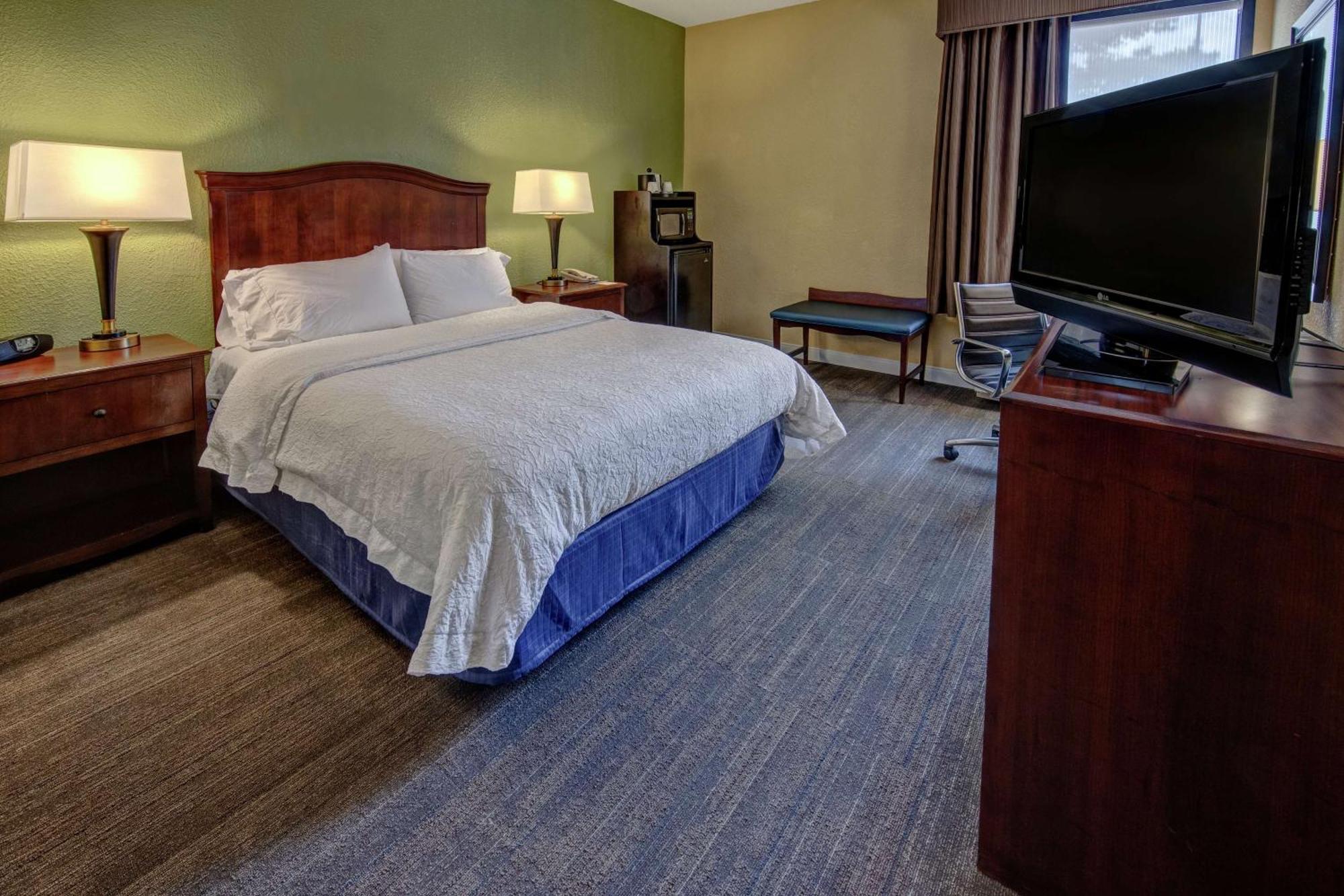 Hampton Inn Raleigh Cary Exterior photo