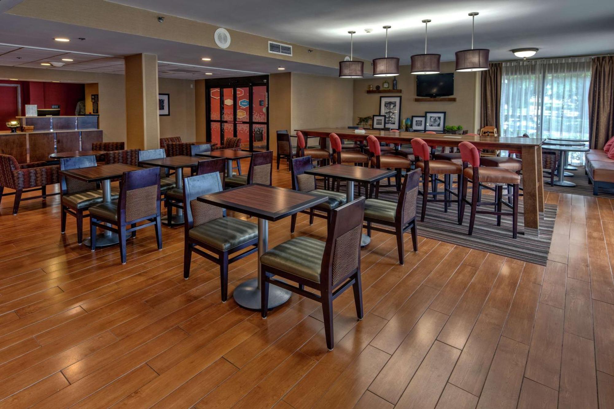 Hampton Inn Raleigh Cary Exterior photo