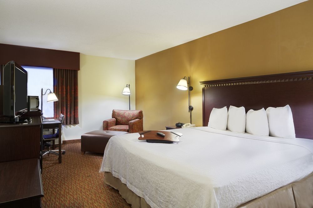 Hampton Inn Raleigh Cary Exterior photo