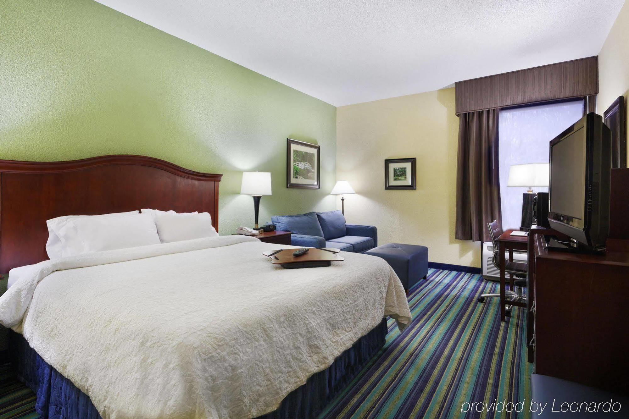 Hampton Inn Raleigh Cary Exterior photo