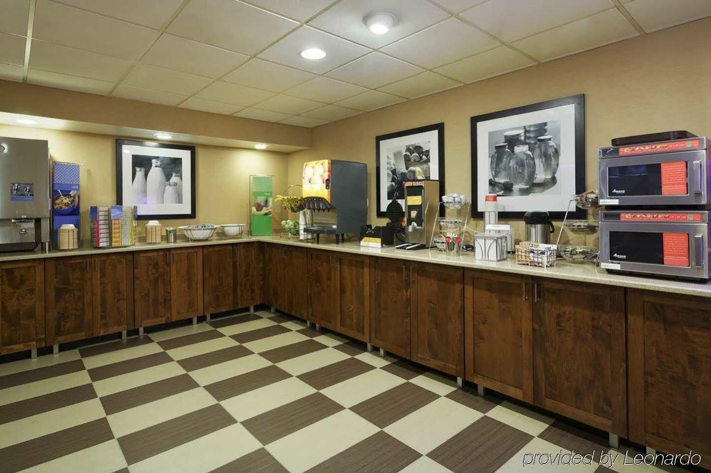 Hampton Inn Raleigh Cary Exterior photo